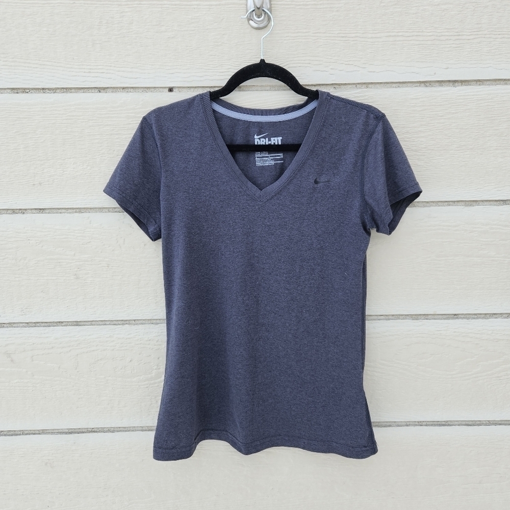 Nike Dri-Fit charcoal gray v neck athletic tee small